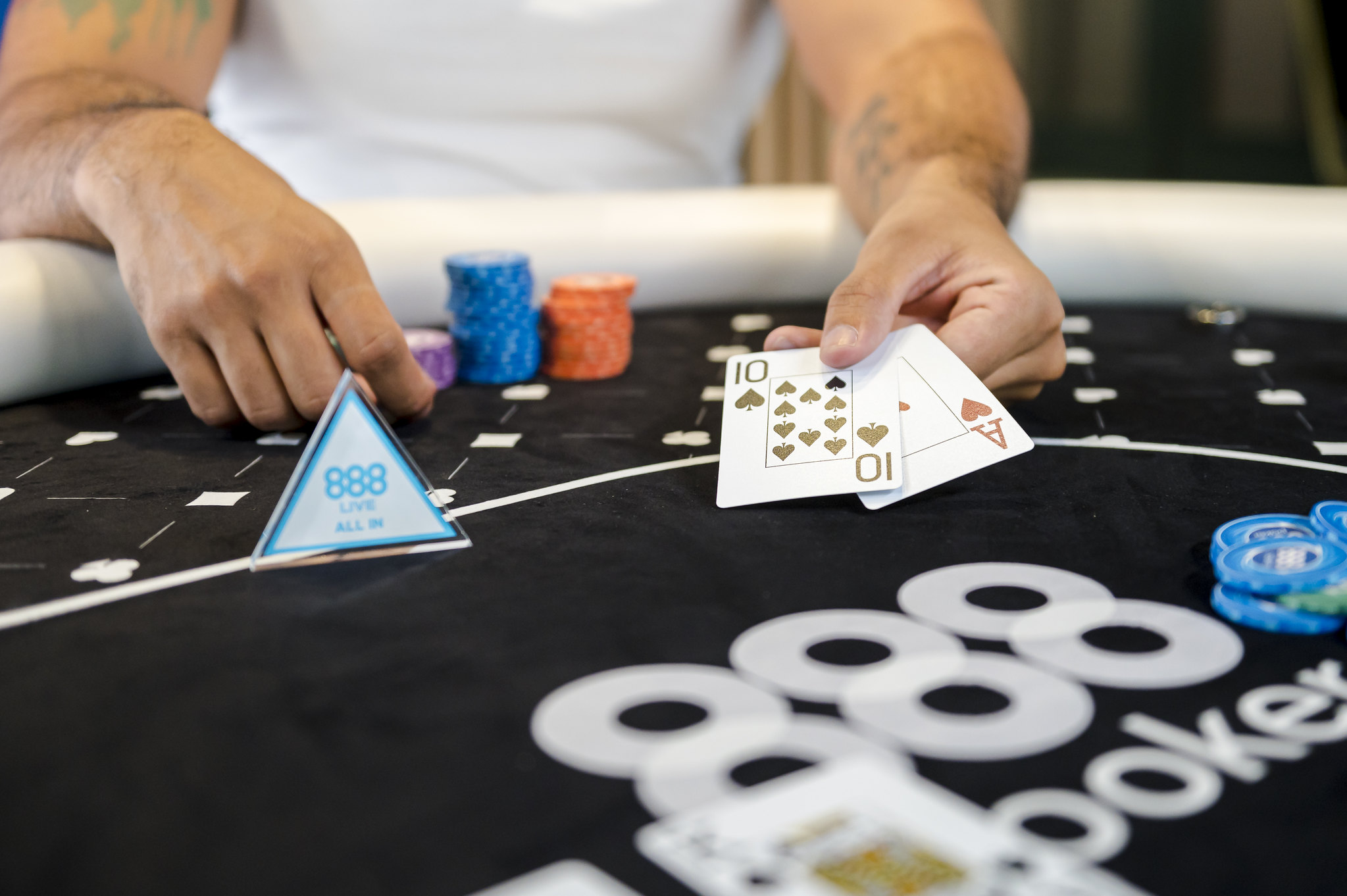 A10 poker all-in