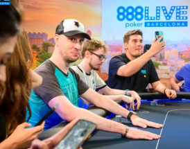bluffs poker
